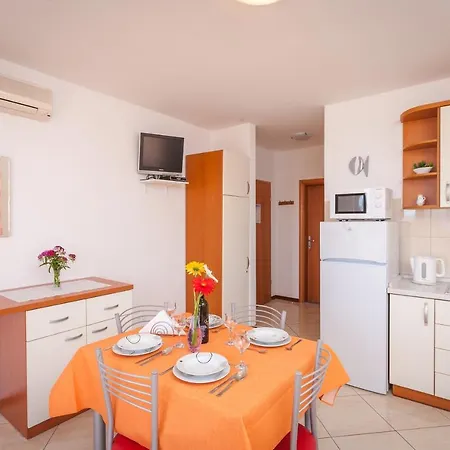 Apartments&rooms By The Sea Brela, Makarska - 13118