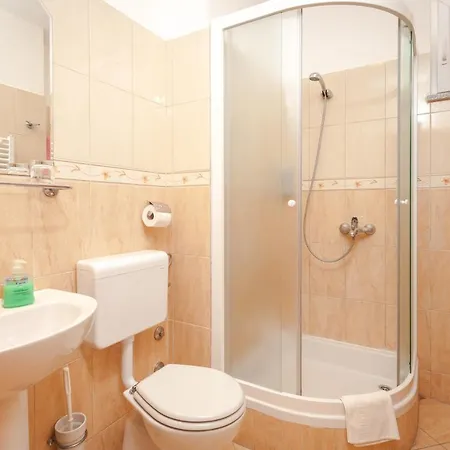 Apartments&rooms By The Sea Brela, Makarska - 13118 Pensionat Brela