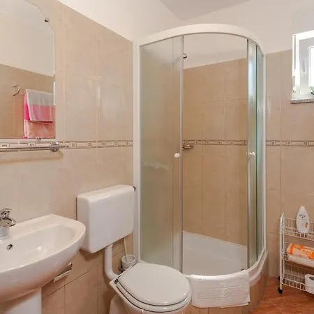 Apartments&rooms By The Sea Brela, Makarska - 13118 Pensionat Brela