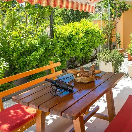 Apartments&rooms By The Sea Brela, Makarska - 13118 3*