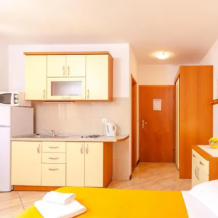 Pensionat Apartments&rooms By The Sea Brela, Makarska - 13118 Brela