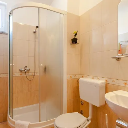 Apartments&rooms By The Sea Brela, Makarska - 13118