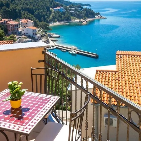 Apartments&rooms By The Sea Brela, Makarska - 13118 3* Brela