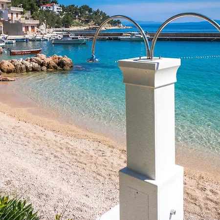 Apartments&rooms By The Sea Brela, Makarska - 13118 Pensionat